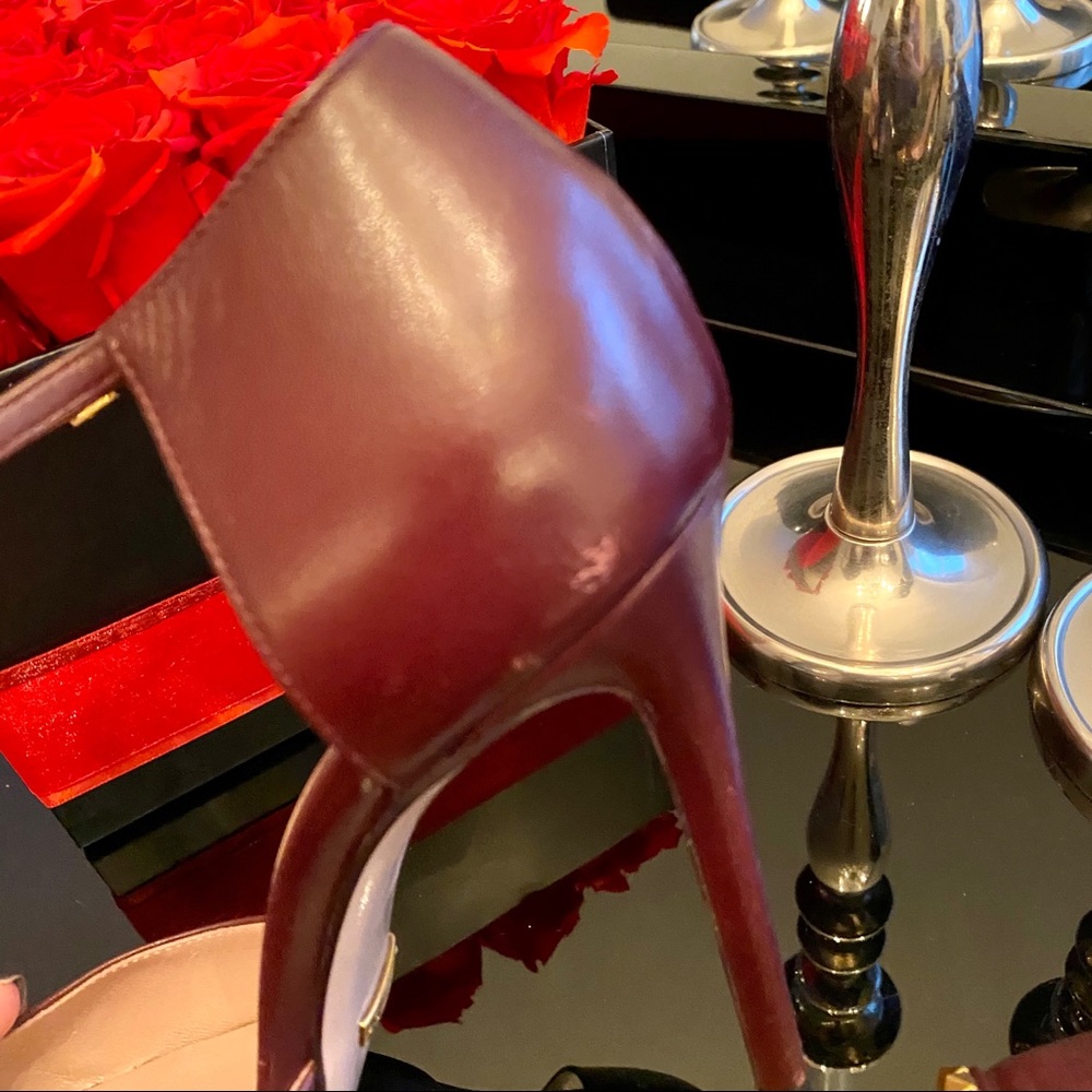 🎉HP🎉 AUTH GUCCI COLINE STUDDED T-STRAP PUMP - Picture 13 of 16